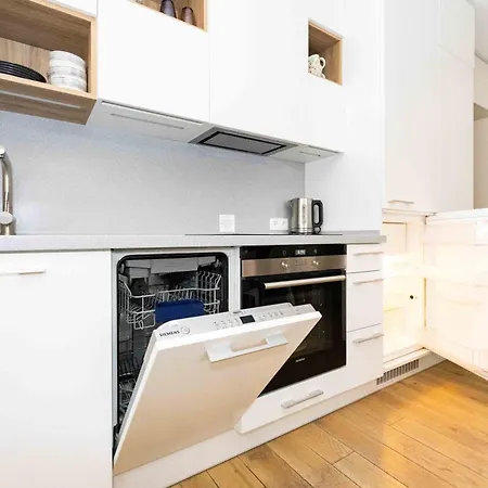 Pine Forest View With Balcony, By Cohost Appartamento *