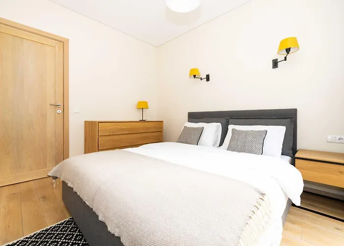 Pine Forest View With Balcony, By Cohost Apartment