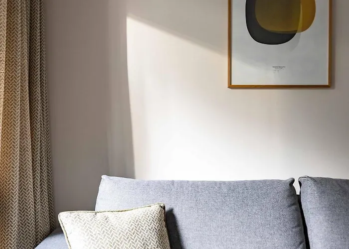 Pine Forest View With Balcony, By Cohost Apartment *